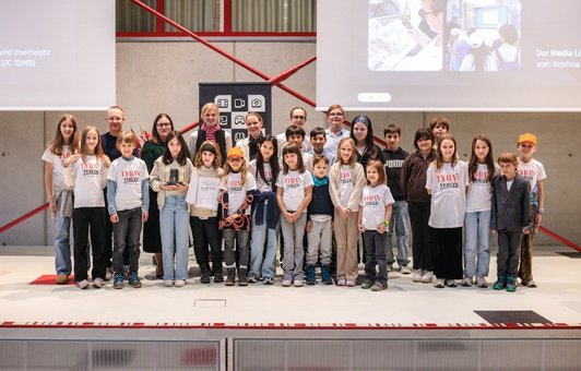 Ein Foto der Gewinnerinnen und Gewinner des Hauptpreises des MLA 2026.